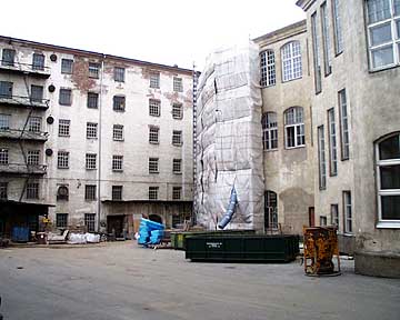 Esirippu eteen